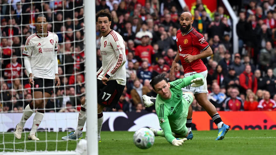 Manchester United vs Liverpool (21:30 - 03/05)